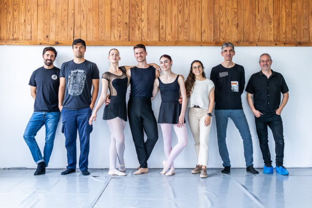 The Dinamica Ballet team and the dancers from Barcelona Dance School